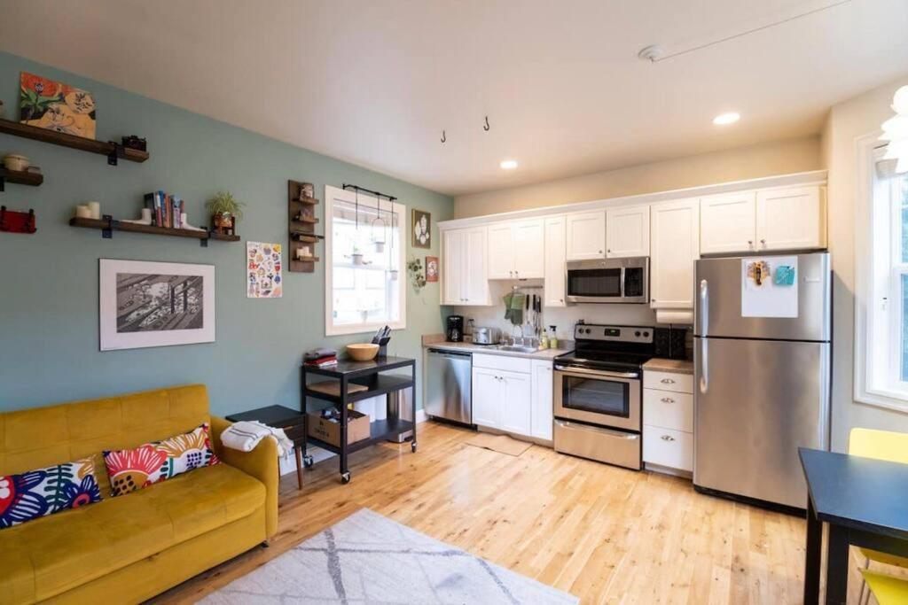Adorable Cozy House With Parking And Loft! Villa Seattle Exteriör bild